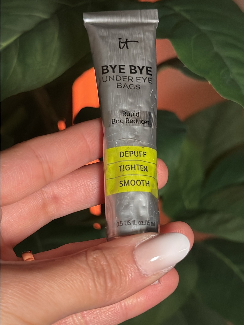 it cosmetics Bye Bye Under Eye Bags Rapid Bag Reducer - Gray with Yellow Accent
